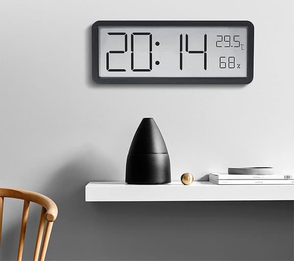 Digital väggklocka, klocka, väggdekoration, visar temp., datum & luftfuktighet, 20 cm, svart