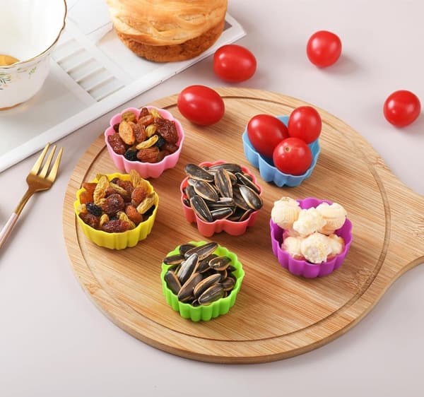 Genanvendelige silikone bageforme 2 tommer mini størrelse cupcakeforme tilfældig