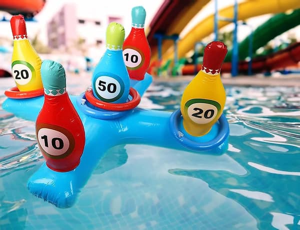 Oppustelig poolringkastespil bowlingkegle design kastevandlegetøj