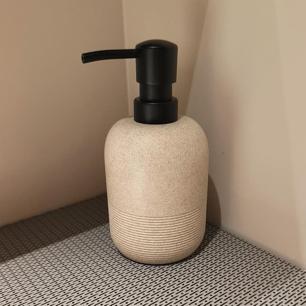 2-delt beige sæbedispenser sæt håndsæbe lotiondispenser til badeværelse elegant indretning køkkenvask