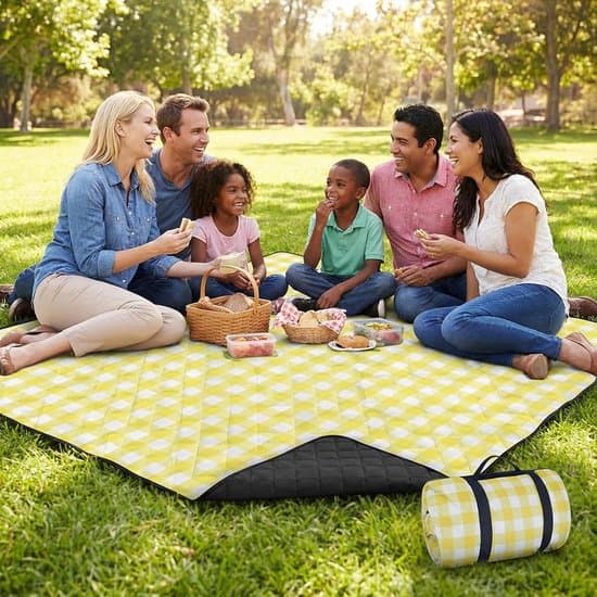 200x300cm Extra Stor Vikbar Vattentät Picknickfilt (Gul & Vit Rutig)