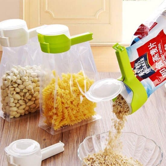 4 st plastpåsförslutningsklämmor med hällpip (blå)