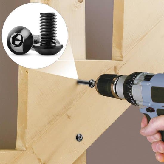30 sorte fladhovedede linseskruer, M6 x 20 mm - rustfrit stål, velegnet til gør-det-selv-projekter.