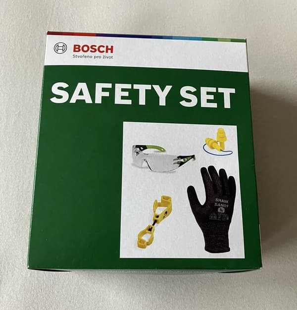 BOSCH skyddsutrustningsset med skyddsglasögon, arbetshandskar, öronproppar och förvaringsklämma