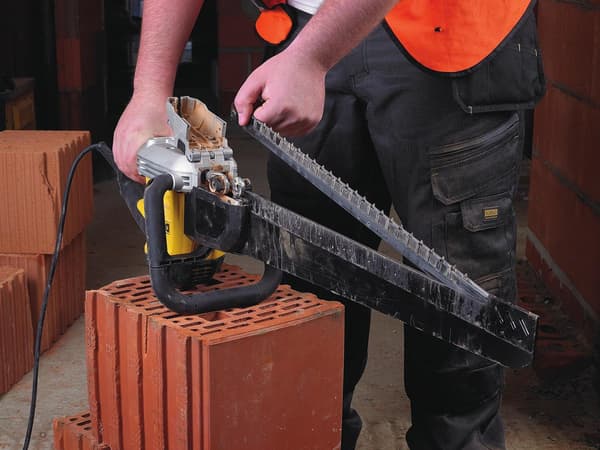 DeWALT DWE398 murstensav til Poroton med karbidklinger