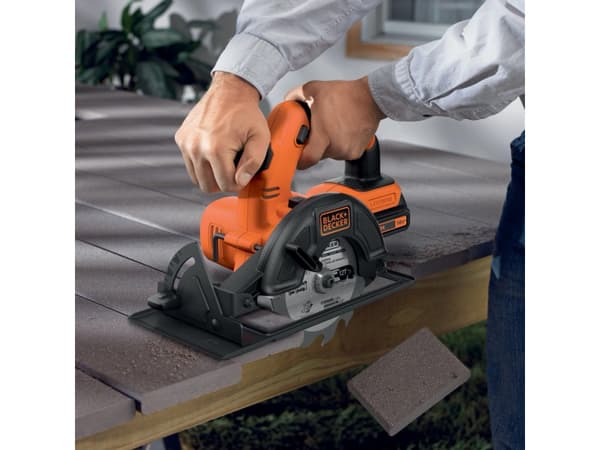 BLACK+DECKER 18V rundsav 140 mm uden batteri BDCCS18N