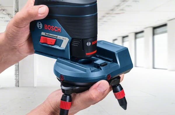 BOSCH moottoroitu pyörivä pidike RM 3 + RC2 kaukosäädin 0601092800