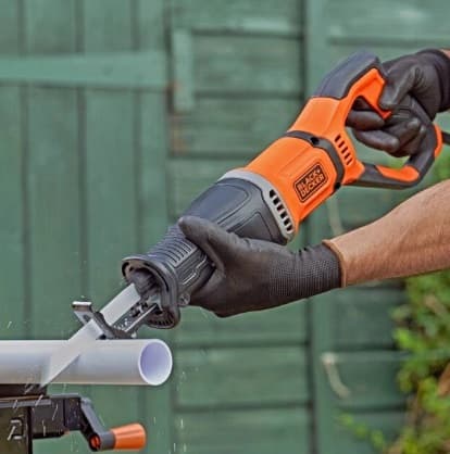 BLACK+DECKER bajonetsav med grenhåndtag, i kuffert BES301K