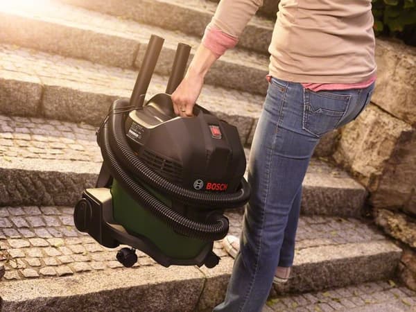 Bosch UniversalVac 15 våt- och torrdammsugare med blåsfunktion 06033D1100