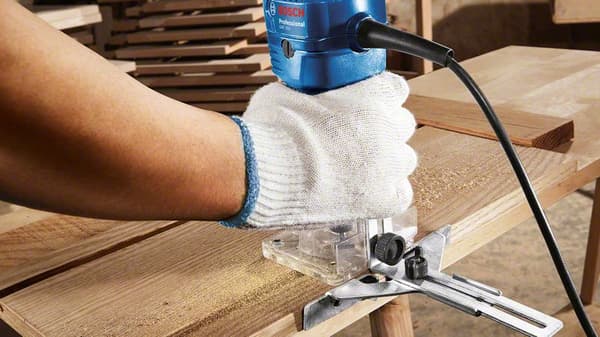 Bosch kantfräs GKF 550 06016A0020
