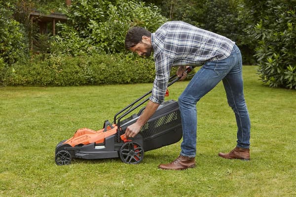 BLACK+DECKER elektrisk plæneklipper 1400W BEMW461BH, 34 cm, 40 l, EasySteer, E-DRIVE
