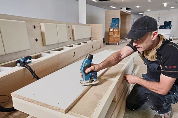 Bosch GKF 12V-8 Professional 12V akkureunajyrsin