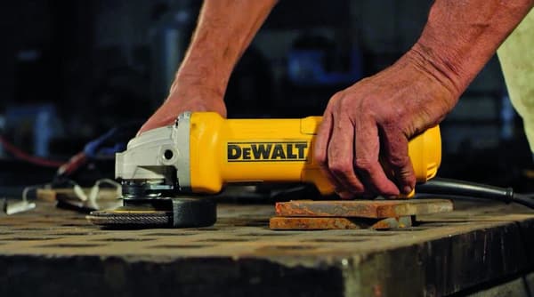 DEWALT vinkelsliber 125 mm DWE4237
