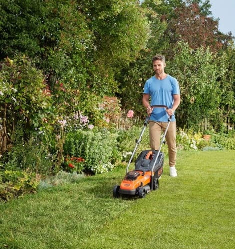 BLACK+DECKER ledningsfri plæneklipper 33 cm, 36 V, 2x 2,5 Ah, BCMW3336L2