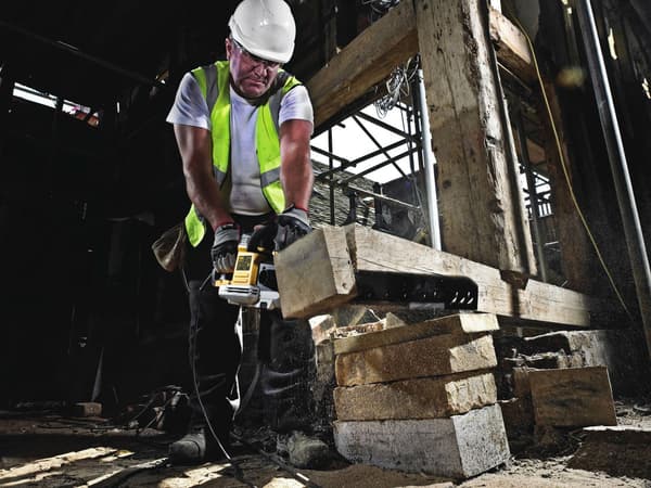 DEWALT Alligator-sav til byggematerialer DWE397