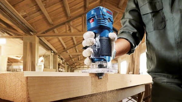 Bosch kantfräs GKF 550 06016A0020