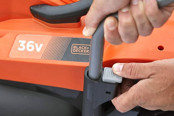 BLACK+DECKER ledningsfri plæneklipper 33 cm, 36 V, 2x 2,5 Ah, BCMW3336L2