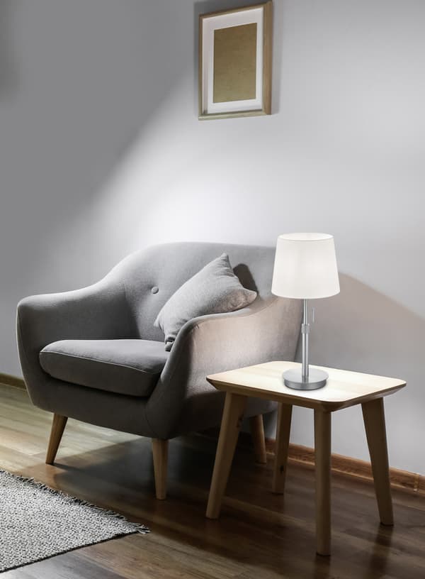 Bordlampe LYON sølv Trio 509100107