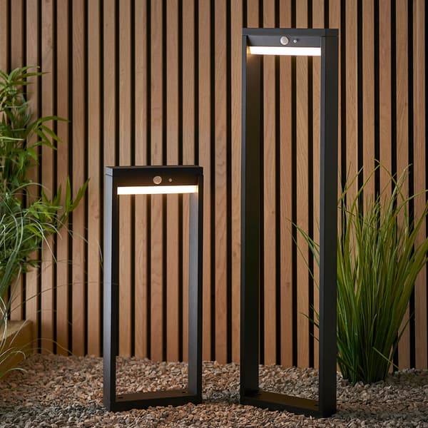 80 cm sort rektangulær LED 5.88W DANNAH Endon solcellelampe til haven med bevægelses- og skumringssensor