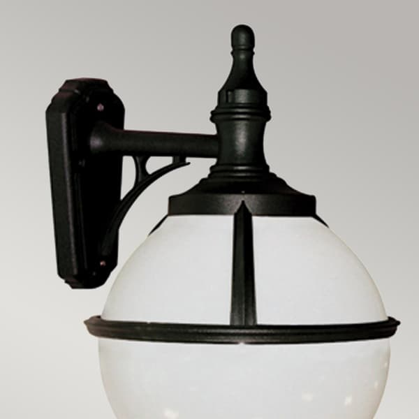 Utomhusvägglampa vit kula E27 60W Glenbeigh Elstead