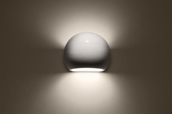 Vägglampa lackerad GLOBE vit glans Sollux Lighting modell SL.1026
