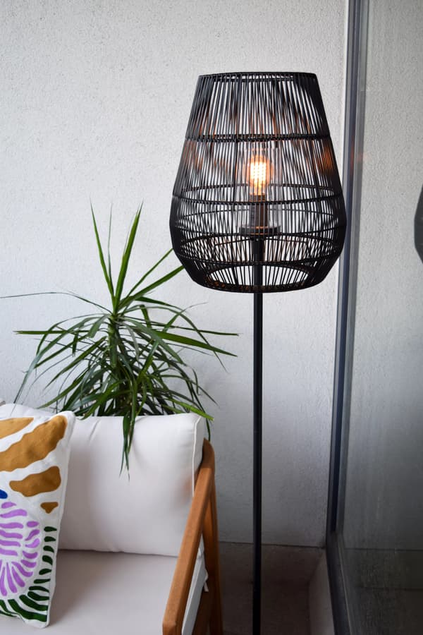 Sort udendørs gulvlampe til terrasse E27 40W NERIDA Lucide