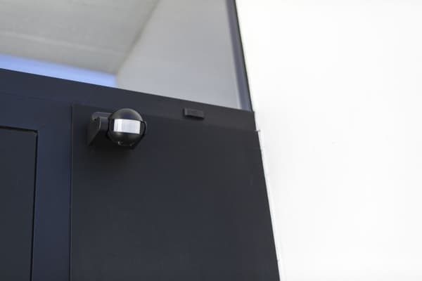 Utomhus infraröd rörelsesensor 12m SPHERE Lutec 9701601330