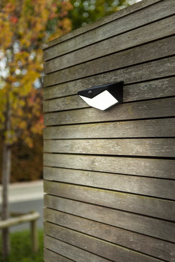 Moderne sort udendørs væglampe solcelle vinger PIR sensor LED 3.7W WINGS Lutec