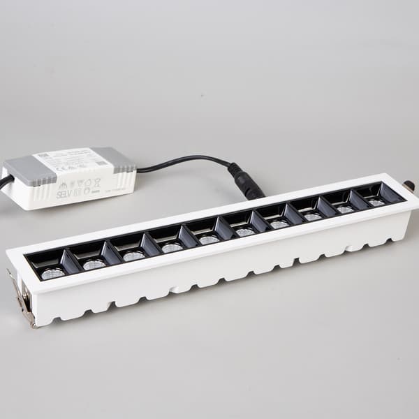 Infälld rektangulär vit LED 20W varm färg SOLAR Light Prestige