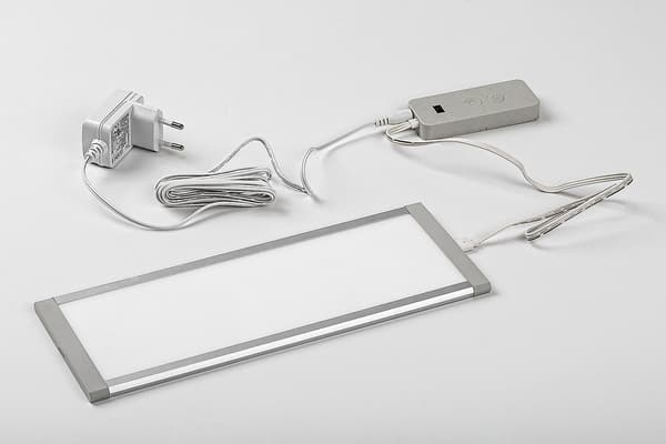 Hvid rektangulær underskabsbelysning infrarød sensor dæmpbar til køkken variabel farve LED 6W TARELO Rabalux
