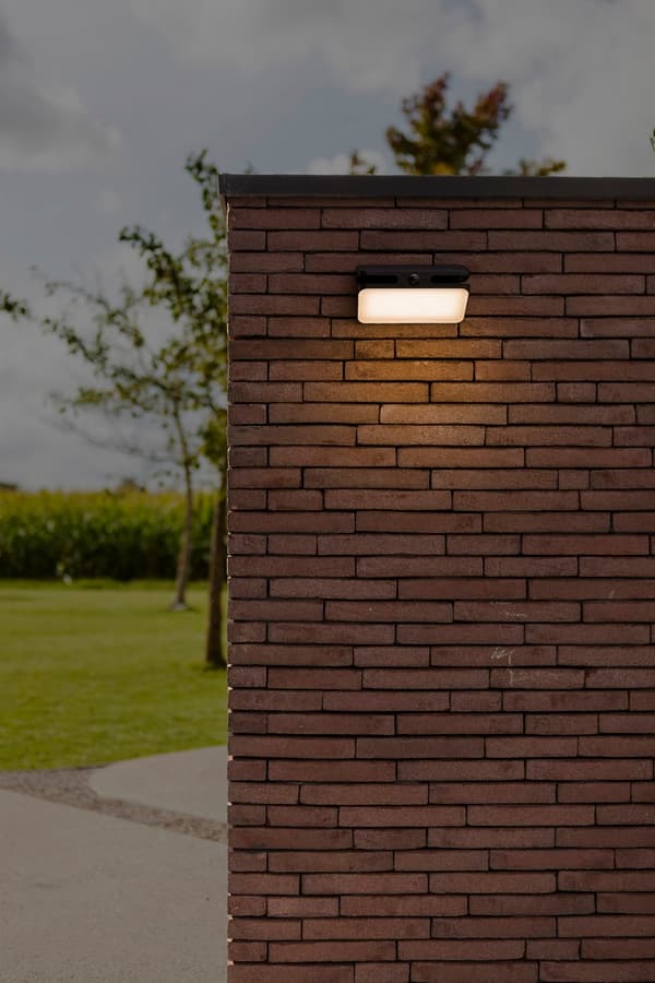 Moderne sort udendørs væglampe med PIR-sensor LED 8.6W AERO Lutec