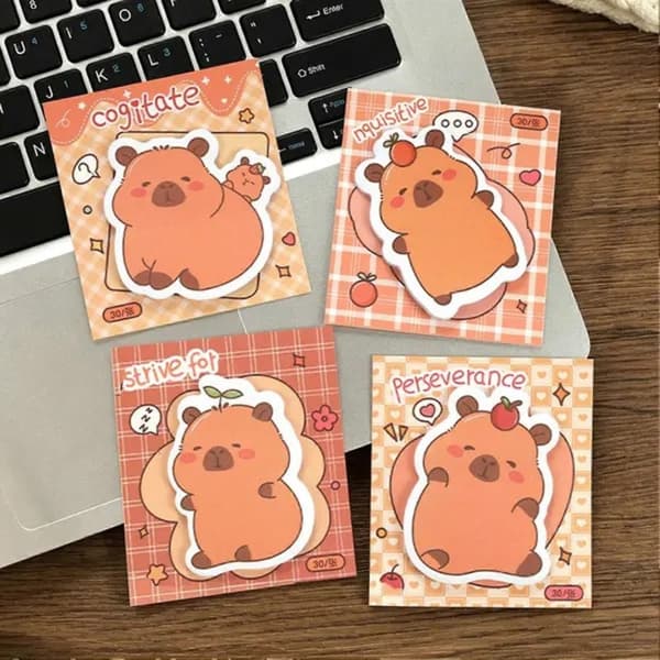 Sæt med 4 sticky notes, capybara design, 8.5x7.6cm, tykt papir