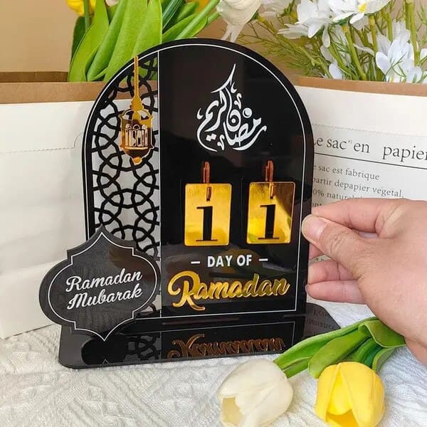 Akryl Ramadan Nedtællingskalender, 30 dage, sort/guld