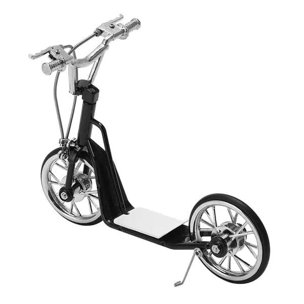 Dekorativ mini-scooter i legering, model, sort/sølv, 13 x 16,5 cm