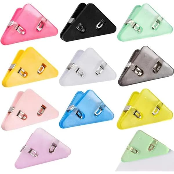 Set med 10 triangulära hörnklemmer, plast, flerfärgad, 3,9x5,2cm