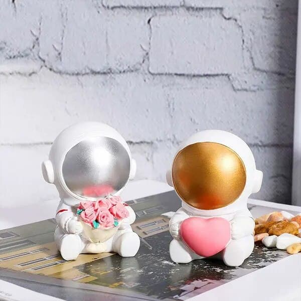 Harts astronautfigur set om 2 stycken vit 6x4.5cm