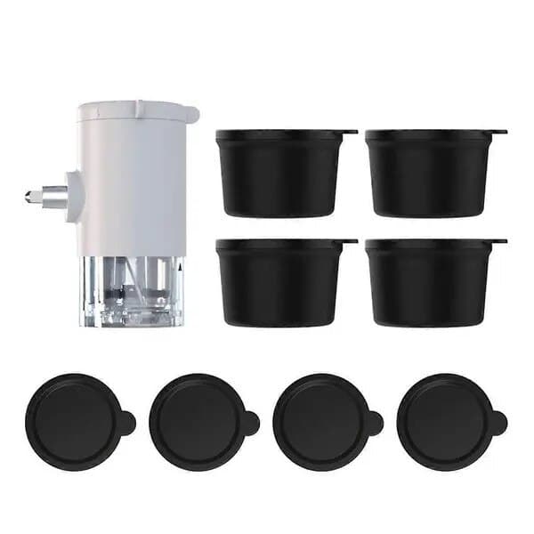 Set med 4 svarta isbitsformar i silikon 10x10x3cm