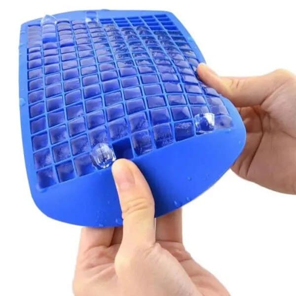 Isbitsform i silikon med 160 hål, transparent