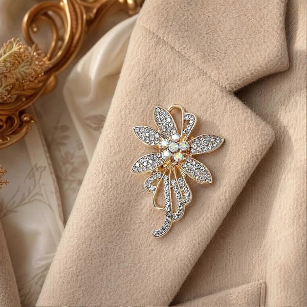 3D Blomster Strassbrosch för Kappor Skjortor och Väskor Modeaccessoar Silver