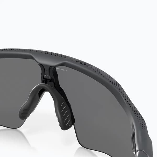 Oakley Radar EV Path high resolution carbon/prizm black polarized aurinkolasit