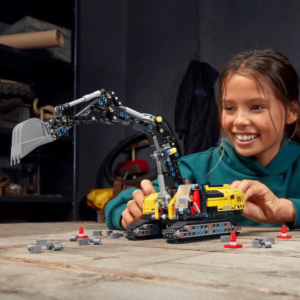 LEGO Technic Kraftfull grävmaskin (42121)