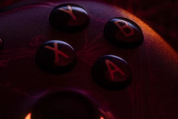 8BitDo Ultimate 2 trådlös handkontroll för PC, Android Trådlös WUCHANG: Fallen Feathers
