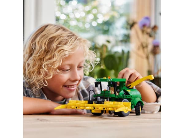 LEGO Technic 42168 John Deere 9700 Forage Harvester