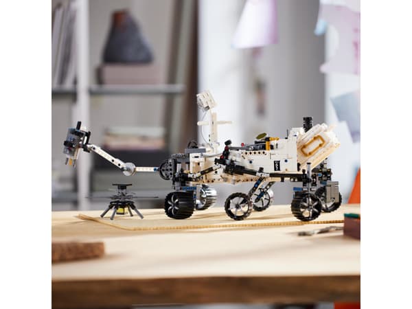 LEGO Technic 42158 NASA Mars Rover