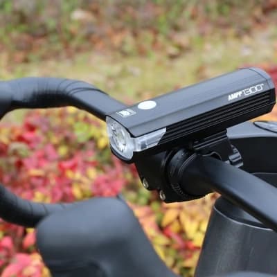 CATEYE Ampp 1300 cykelfrontlampa
