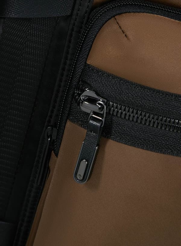 Samsonite Relyon reppu 15,6\" läpällä - ruskea