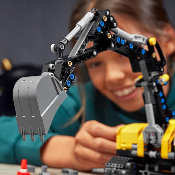 LEGO Technic Kestävä kaivuri (42121)