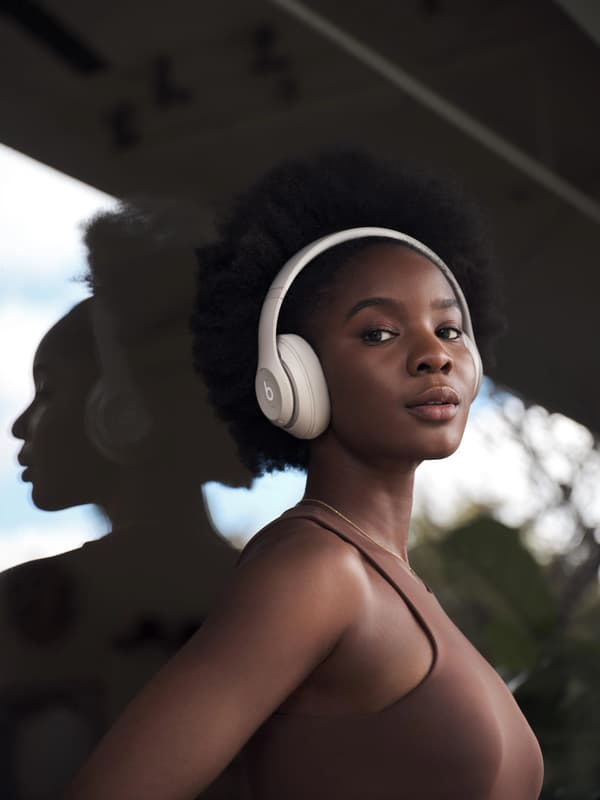 Beats Studio Pro Trådløse Hovedtelefoner Over-ear Bluetooth 5.3 Sandfarvet