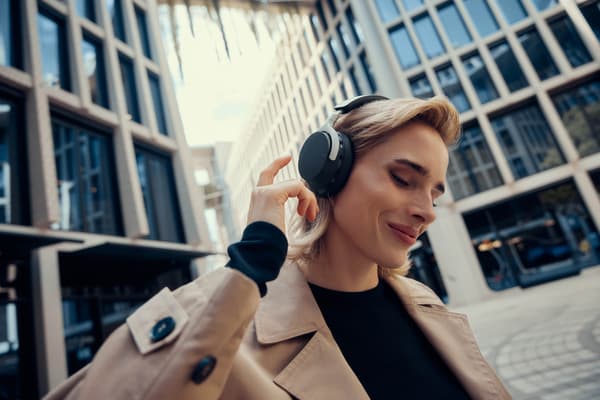 BEYERDYNAMIC Aventho 200 ANC On-Ear Hovedtelefoner Sort