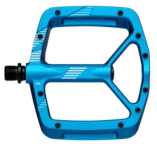 RACE FACE Aeffect R -polkimet